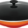 Le Creuset Wok Aus Gusseisen Mit Glasdeckel In Ofenrot 14