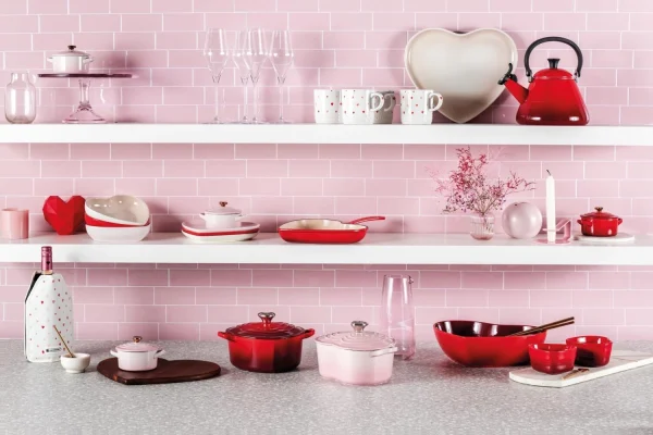 Le Creuset Herzbräter Aus Gusseisen Mit Herzgriff In Shell Pink 8