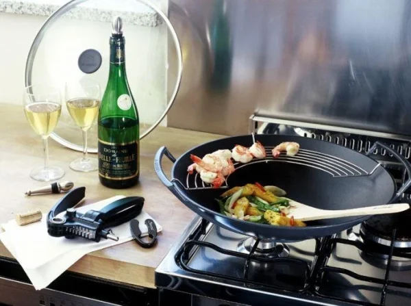 Le Creuset Wok Aus Gusseisen Mit Glasdeckel In Kirschrot, 36 Cm 4